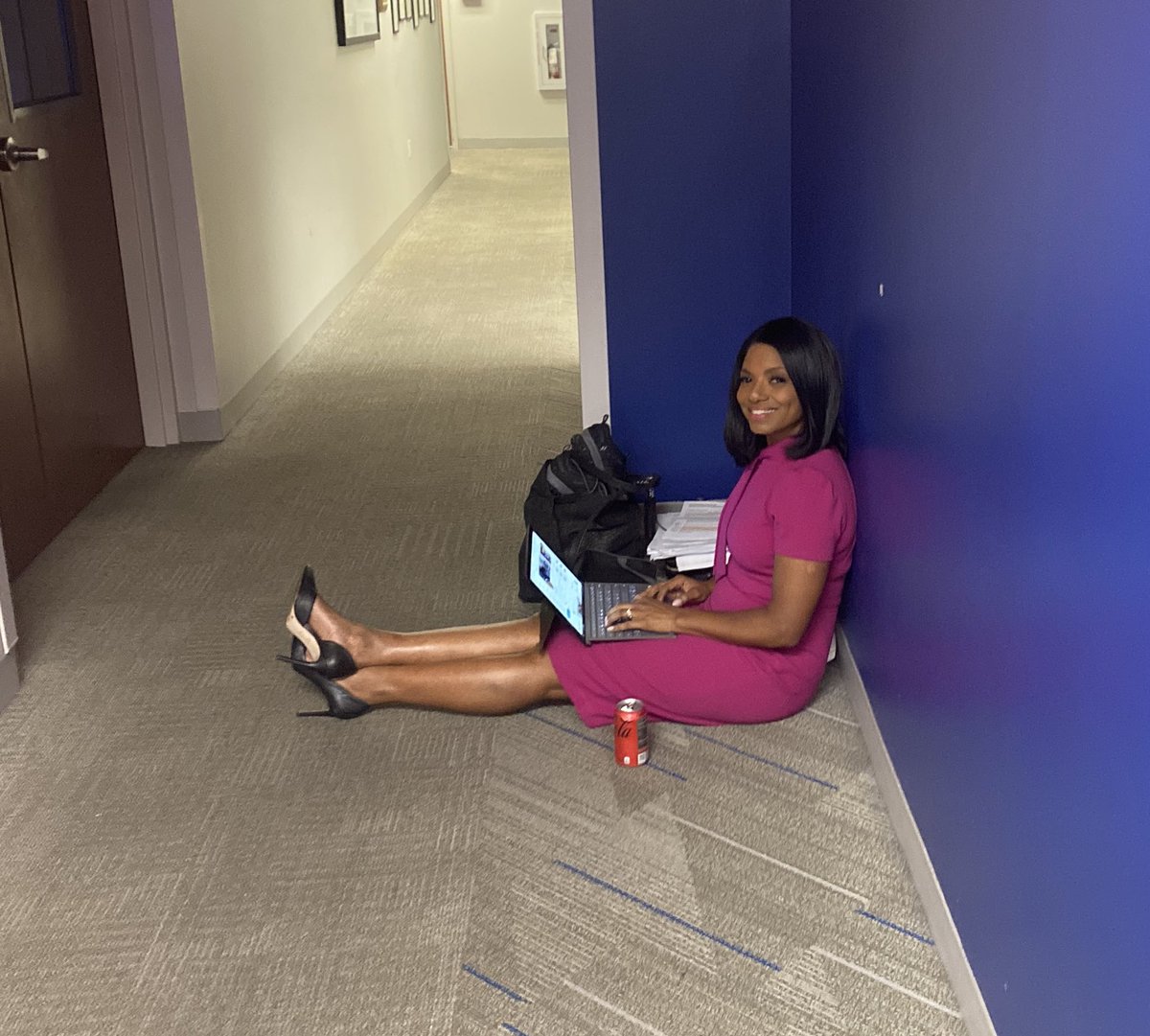 tammiefields's tweet photo. Just waiting my turn for #Decision2020 🗳coverage ⏰all night long on @MyNews13 wt @NewsGuyGreg @RebeccaTurcoTV @AsherWildman13 @CurtisNews13 @mollyduerig & the whole team! 💃🏿 https://t.co/Cx2YoeKljm