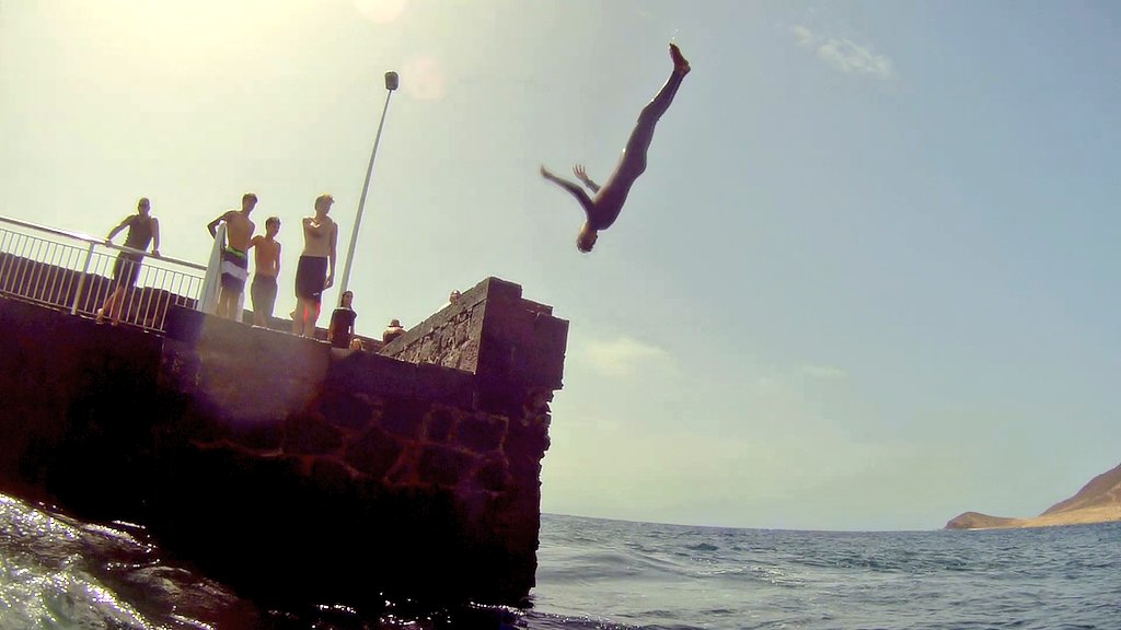 Momentos de #verano . #kayaksurf #surf