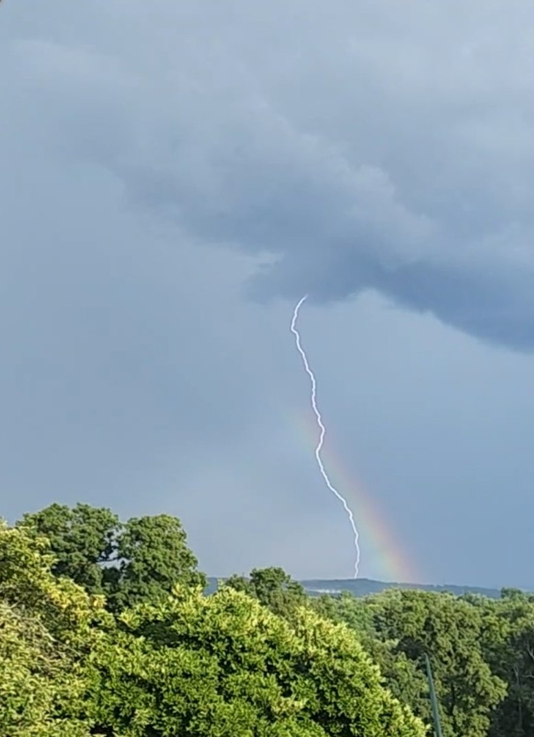 Jake2A's tweet photo. @ryanhanrahan beacon falls looking over oxford airport. Taken from southbury https://t.co/bUDoWZfb4V