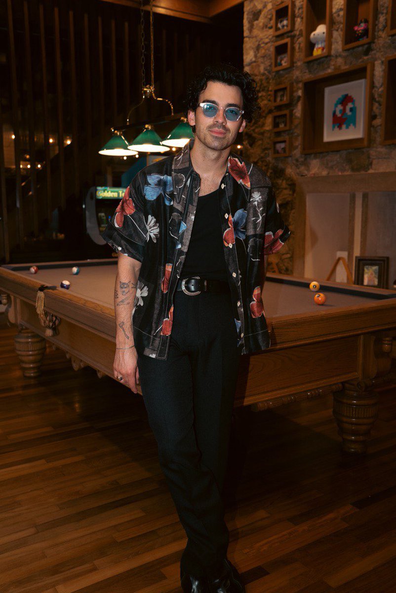 joejonas's tweet photo. Pool anyone? 🎱 https://t.co/dQma2tbfii