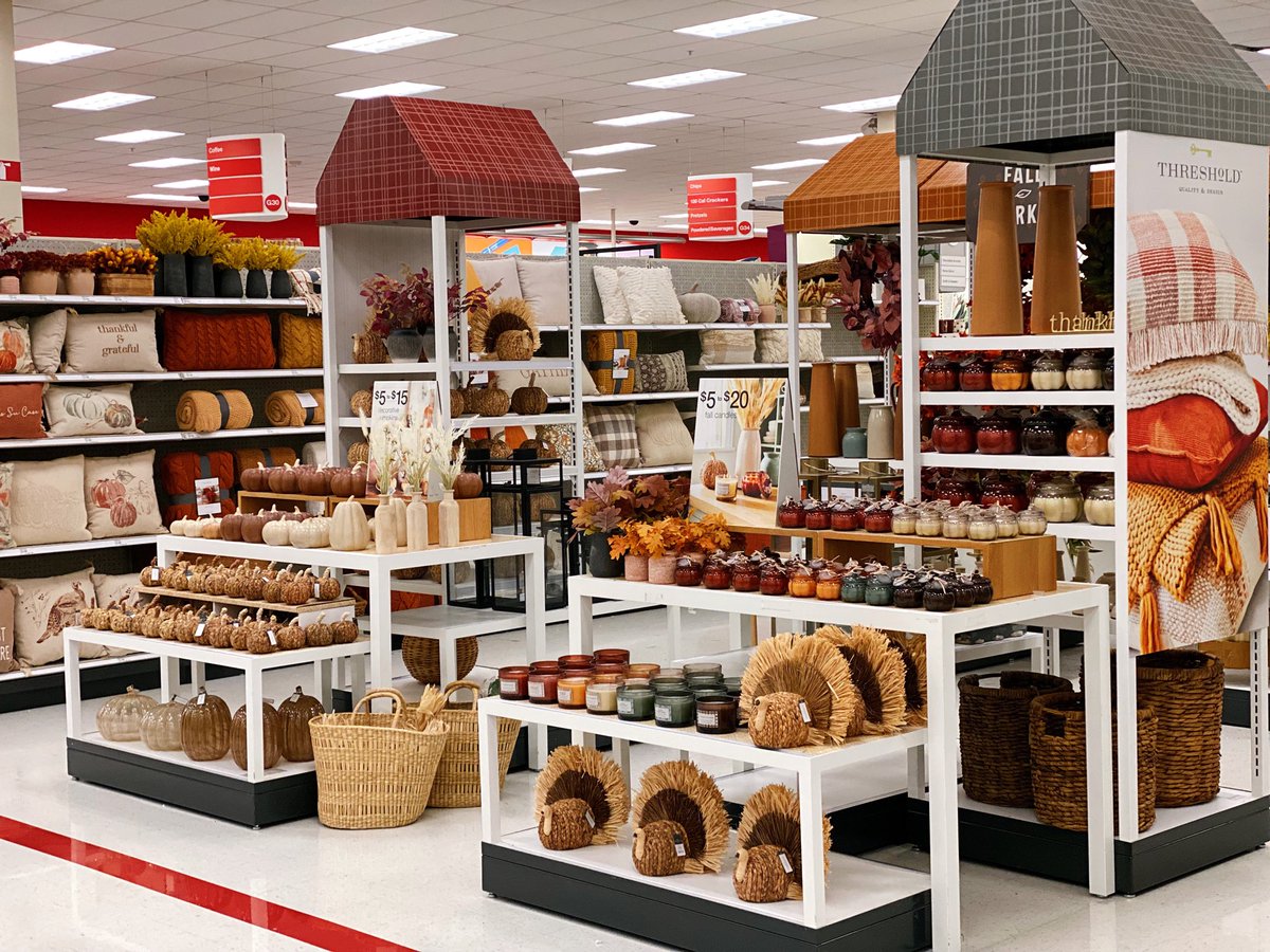 Carrie_Kay31's tweet photo. Things to do this Fall. 
•Pumpkin Patch☑️
•Pumpkin Spice Latte☑️
•Get your Fall decor at Target store 2357☑️
@JPDixon77 @camp2357 @KevinKaminski10 @ThatTJBurns @AshMo2357 https://t.co/pQEyVBfJl9