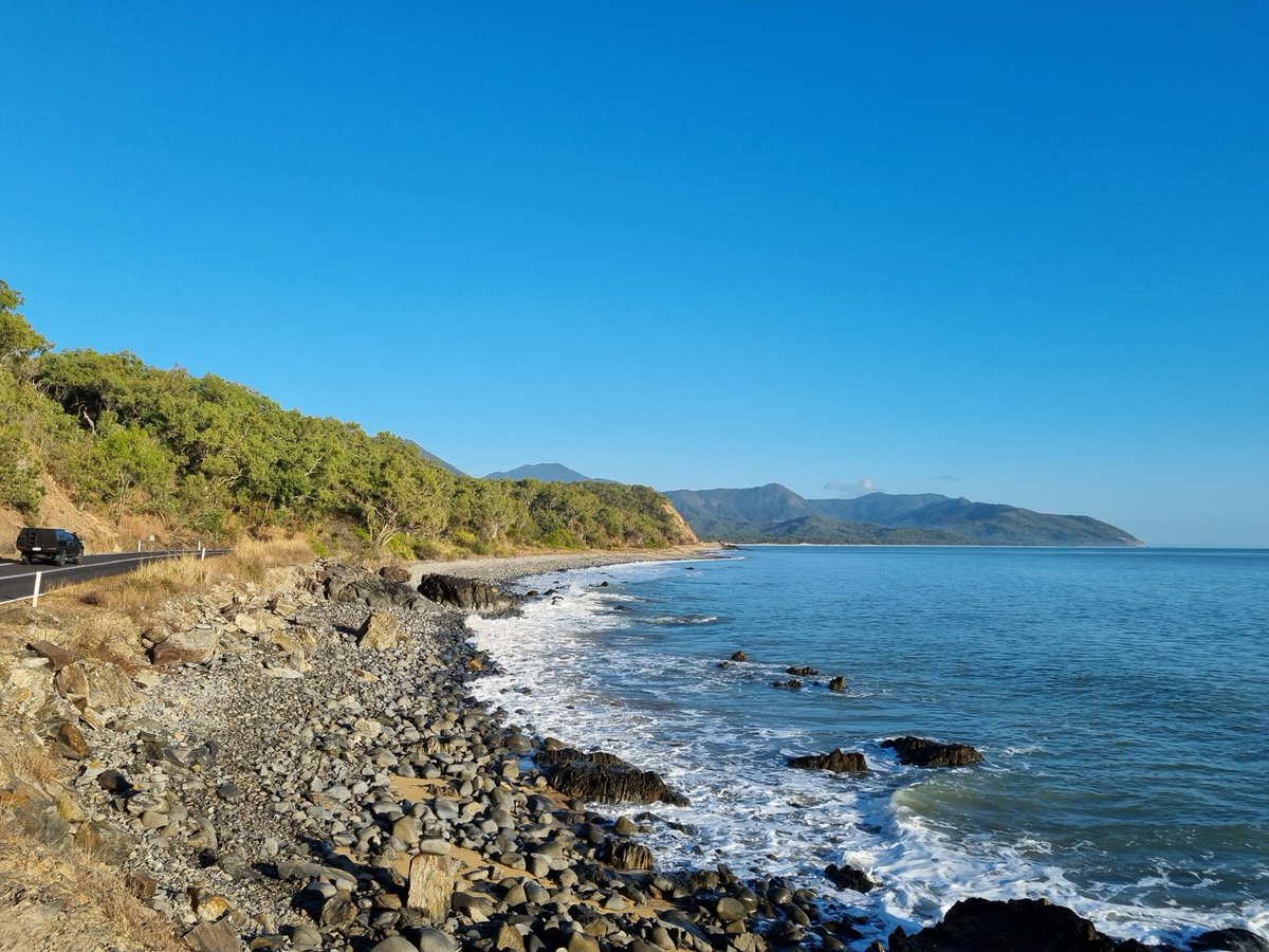 Now this is a REALLY great ocean road...Heading up to Port Douglas this morning for @WOSQld 🔬 Have been super impressed with the kids knowledge and effort and can't wait to hear more about their projects today! #science #scicomm