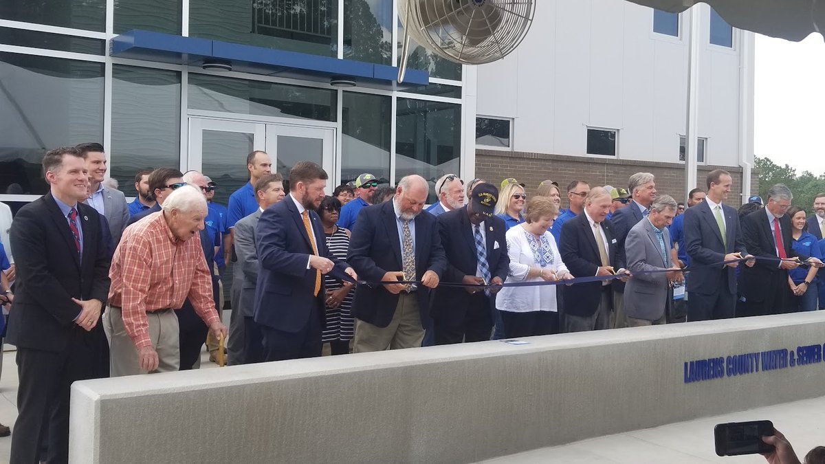 tenatthetop_sc's tweet photo. Congratulations to TATT partner the Laurens County Water & Sewer Commission for the ribbon cutting of their new water treatment facility on Lake Greenwood! #TenAtTheTop https://t.co/j0phJgM5Ay