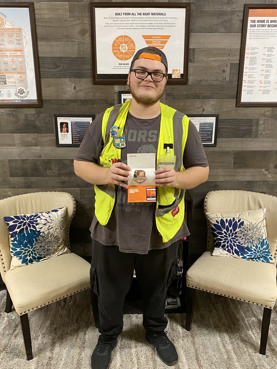 Brian_E_Bridges's tweet photo. Look who got their #FirstBronze Way to go Psymon!! You’re a true RockStar #congrats @RushClay @vantasticD151 @Ana_A_Duran @giwoyna_anthony @lorenacc1980 @DonGraham33 https://t.co/mRyxB07RKR