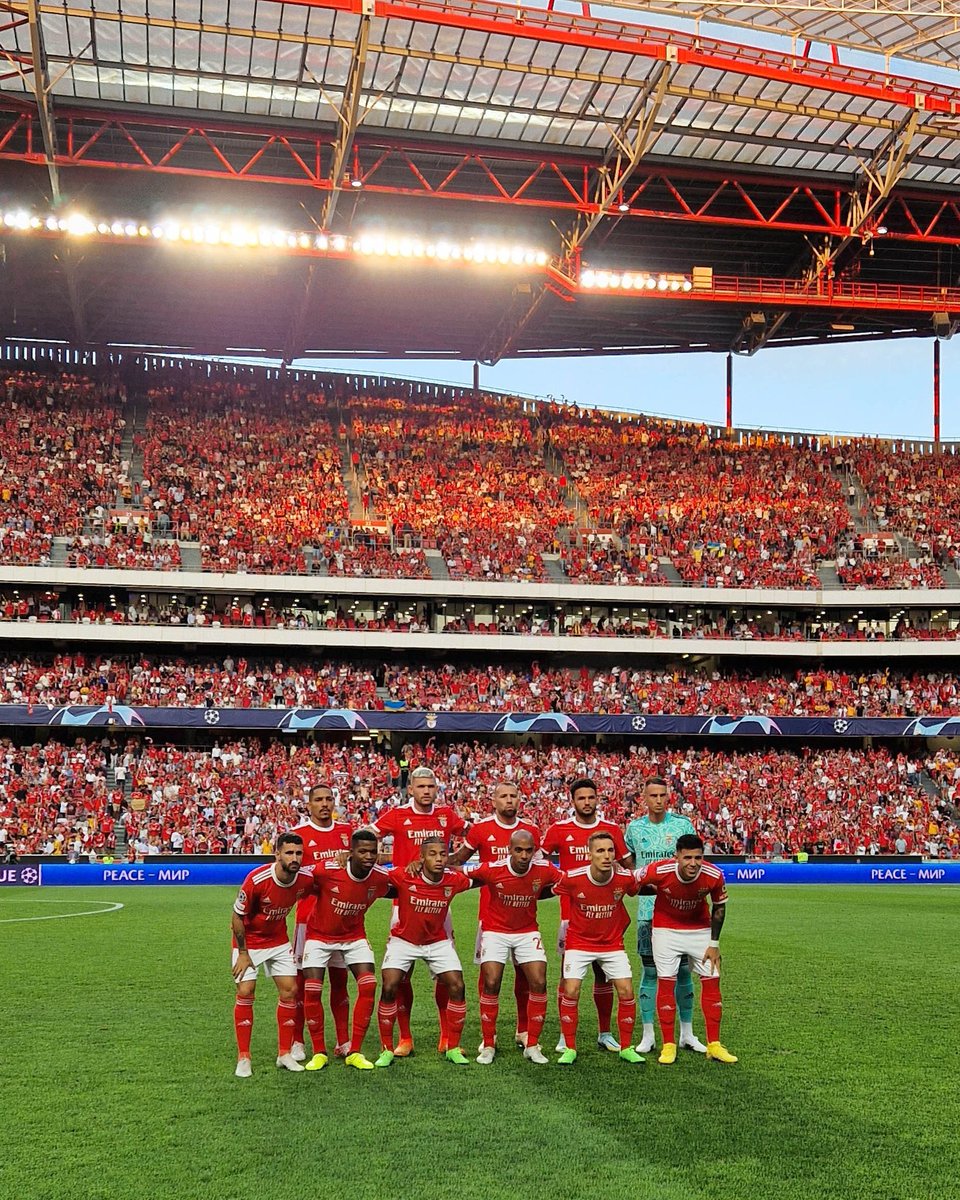 grimaldo35's tweet photo. Mostrámos uma boa dinâmica e a equipa está muito forte com a ajuda dos adeptos….JÁ EM @ChampionsLeague!!!! 🎯VAMOS @SLBenfica!!!! 🙌🏼 🙌🏼 #SLBDynamo #EuAmoOBenfica #UCL 🦅 https://t.co/TliJQNrn1i