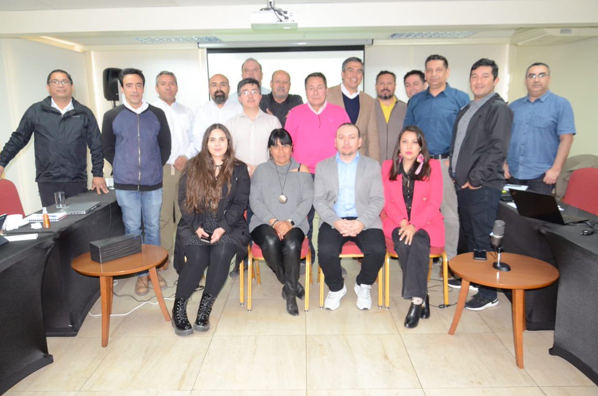 FESUMINchile's tweet photo. Finaliza la primera jornada de nuestra segunda Asamblea Nacional. Gran claridad sobre exposicion y avance de acuerdo por las 40 horas, Trabajo Pesado, Equidad de Género, Convenios, y propuesta Constitucional en ámbitos laborales. https://t.co/Qj8nDqdddF