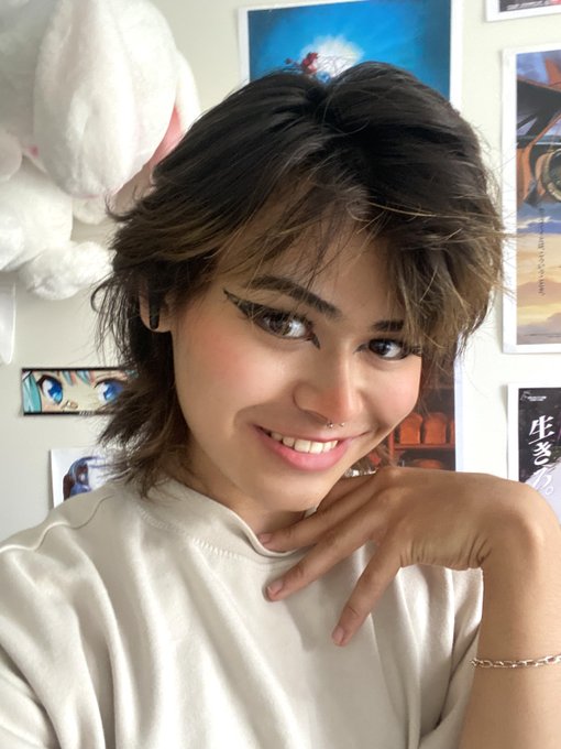 Did my makeup just now 😄💖 Feeling really pretty, what do you guys think? 🌸🥰 https://t.co/hmtiaSR3IV<a href="/tag/femboyfriday"class="tags"><span>#femboyfriday</span></a>