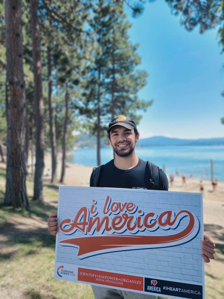 JoscelynBradbu1's tweet photo. There are two things that North Idaho College loves.
-Beach days on Lake Coeur d'Alene
-Turning Point USA ✨️
#TPUSA #WheresTerry #TerrytheTurningPointCow #FreedomOfSpeech #ILoveAmerica #NorthIdahoCollege https://t.co/kpbaXUNZQ2
