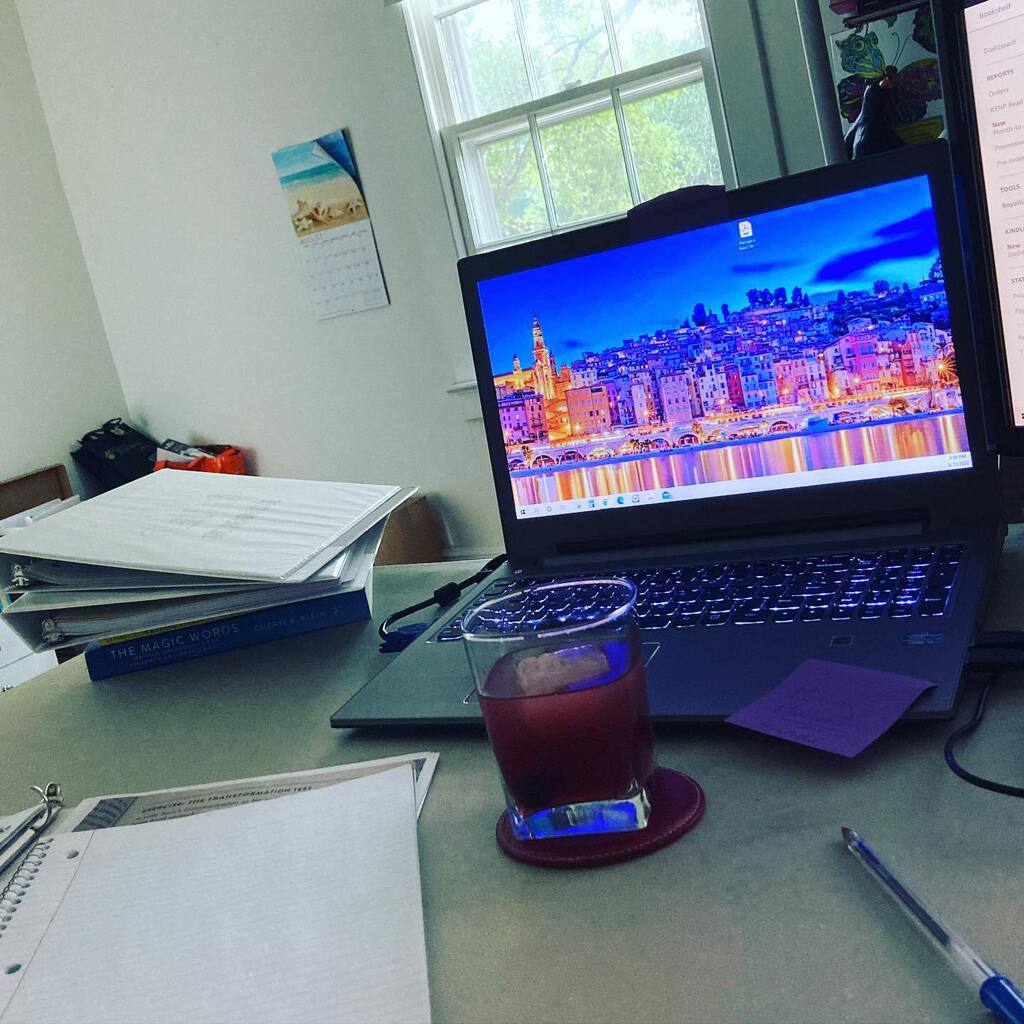 JodyCalkins's tweet photo. I really need a separate table for my binders and brainstorming sessions, but this will do, for now. A writer can never have a big enough table! 🙃

#authorlife #writingdesk #utilitytable #howiwork #brainstorming #withadrink https://t.co/7LjEQniutF https://t.co/r0oXI6IVDY