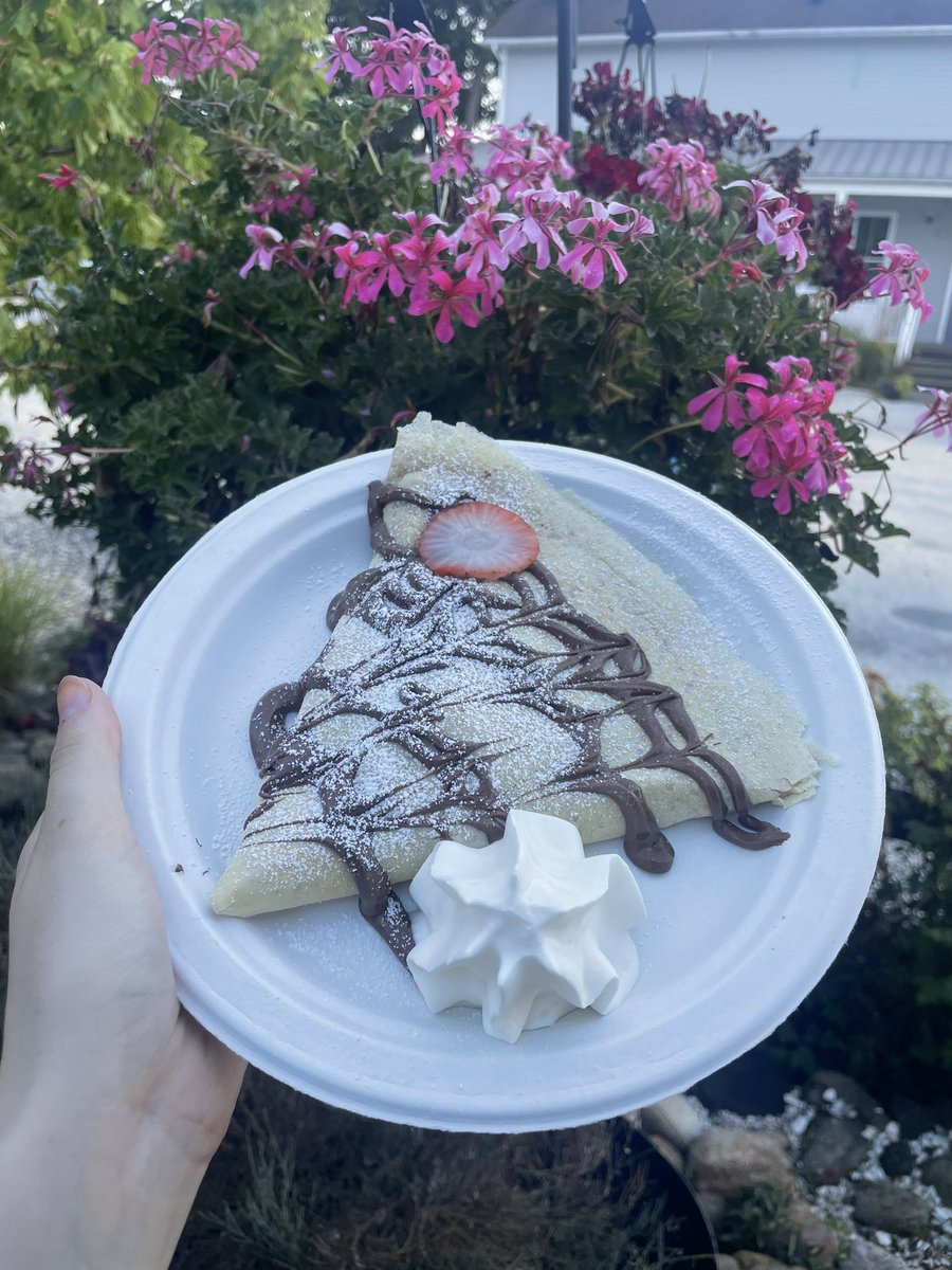 likeinharmony's tweet photo. Nutella crêpe n raspberry chai by the water https://t.co/MAKGG4MfhD