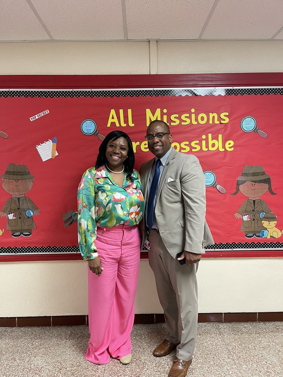 Windsor Village ES (@wv_eagles) on Twitter photo Today <a href="/wv_eagles/">Windsor Village ES</a> had a special visit by our <a href="/HISDSupe/">Mike Miles</a> Where he was able to learn about our school from our staff and students. Thank you for your encouraging words. We appreciate your visit and all that you are doing for our schools. <a href="/HoustonISD/">Houston ISD</a> <a href="/SouthArea_HISD/">SouthArea_HISD</a> Today <a href="/wv_eagles/">Windsor Village ES</a> had a special visit by our <a href="/HISDSupe/">Mike Miles</a> Where he was able to learn about our school from our staff and students. Thank you for your encouraging words. We appreciate your visit and all that you are doing for our schools. <a href="/HoustonISD/">Houston ISD</a> <a href="/SouthArea_HISD/">SouthArea_HISD</a>