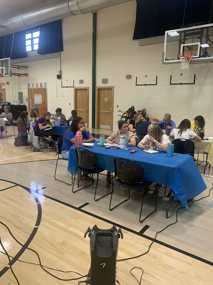 MoteBulldogs's tweet photo. Mote’s staff is off to a great start. #firstteacherday @RedClaySchools https://t.co/QCcH0VBqH7