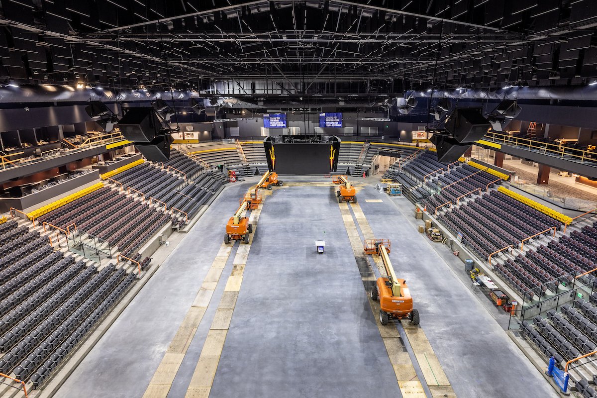 asunews's tweet photo. On Tuesday, @ASU announced its new multipurpose arena will be the Mullett Arena, named after Donald “Donze” and Barbara Mullett for their commitment to the university and @TheSunDevils; find out more: https://t.co/W90onQ6RsM https://t.co/ZKJmoQaZjL