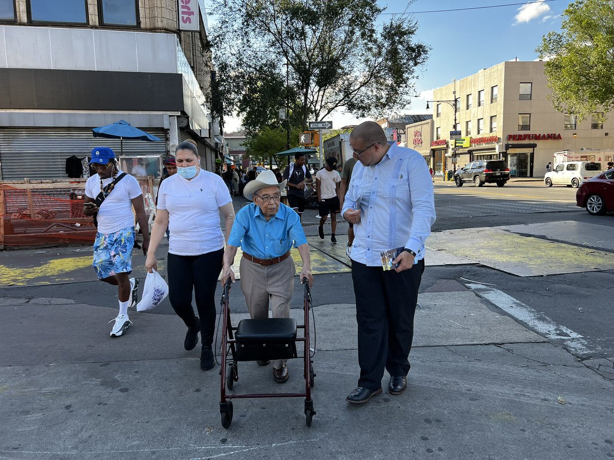 AnaMariaforNY's tweet image. It is really moving to @Rivera4TheBronx love on his community with his full attention and energy!

What a treat to close #ElectionDay talking to folks in The Bronx about what Gustavo has done and will continue to do as their State Senator.