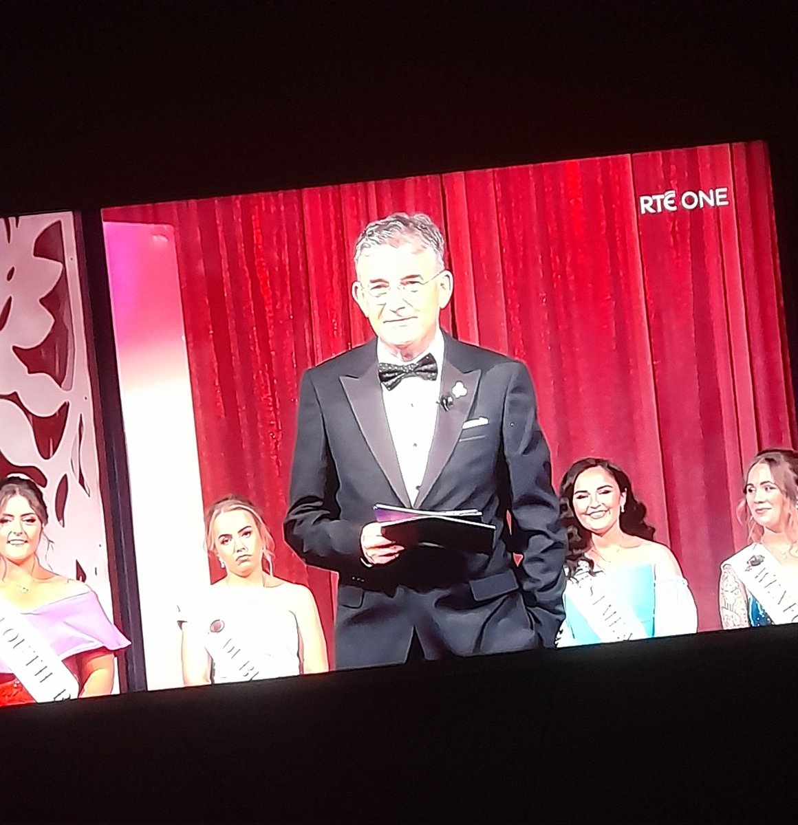 SabrinaParret's tweet photo. Jaysis #Dublinrose can ya at least smile 😊😁#RoseofTralee C'mon like https://t.co/k9sEgzwLxh