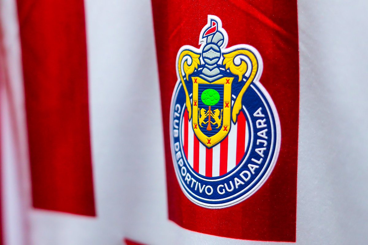 Chivas's tweet photo. 🇲🇽🎶🎵 Aquí está el Guadalajara
con su equipo y su afición
apoyando sus colores 🎶🎵🐐 https://t.co/A1lfogDco4