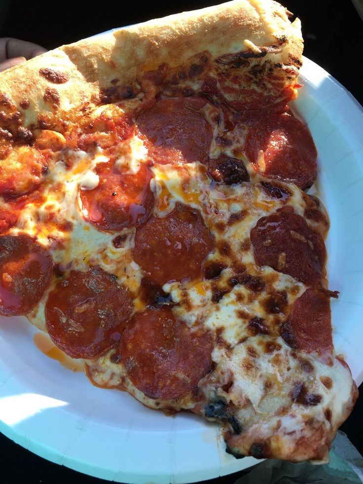 yummy_bite_'s tweet photo. Yummyy🍕🍕🍕

#food #FoodTruckBattleSS2xTen #foodie #FoodForThought #foodblogger https://t.co/LhwFxhP6LF