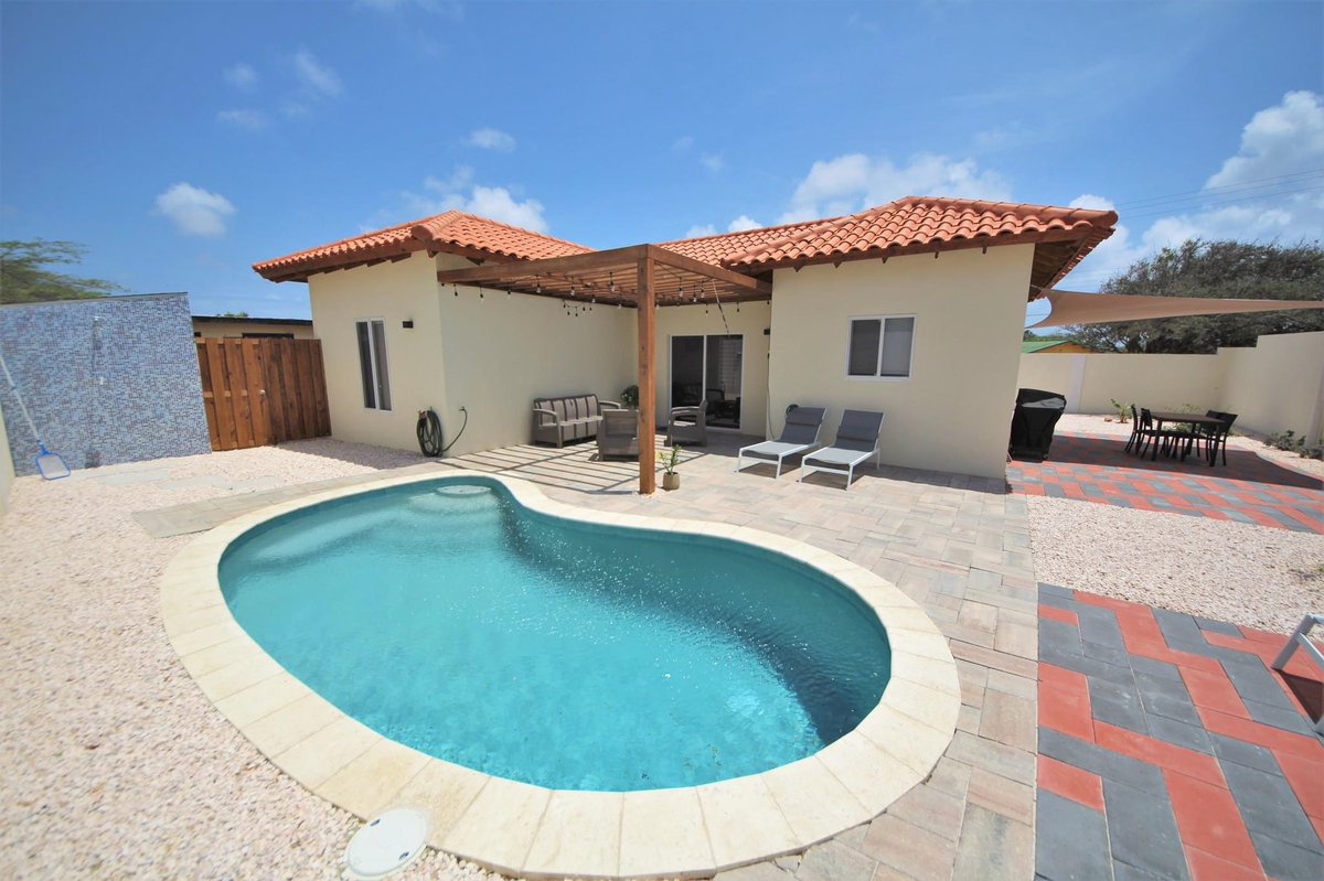 Happy_Rentals's tweet photo. ‼️Attention, Aruba lovers and explorers‼️ Then take a look at this charming and cozy property: Casa Noa! Located in Papilon~Santa Cruz, Casa Noa offers 2 bedrooms, 2 bathrooms. It Sleeps 4 and is Now for only $139 per night!
Need more info? 
🌐https://t.co/kxflp3WcRZ
#holiday https://t.co/sej1aJ2GCR