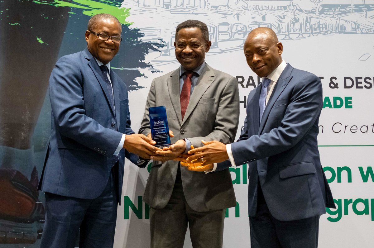EkpeiPius's tweet photo. AFP Pius Utomi Ekpei (c) flanked by Executive  Directors of Ecobank Nigeria, Biyi Olagbemi (L) and Kola Adeleke (R) receives "Lifetime Achievement Award" in recognition of his outstanding contribution and many years of dedication and commitment to the photo industry. https://t.co/uaXevfRs1y