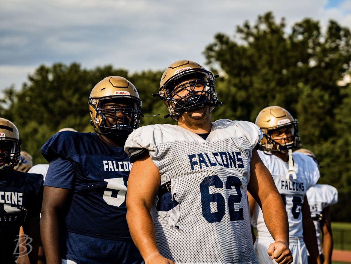 gcfootball's tweet photo. Bring it on !!
@UANextFootball
@WashPostHS
#NJvsMD
📸@brycebluestein https://t.co/2BAFB3tvVM