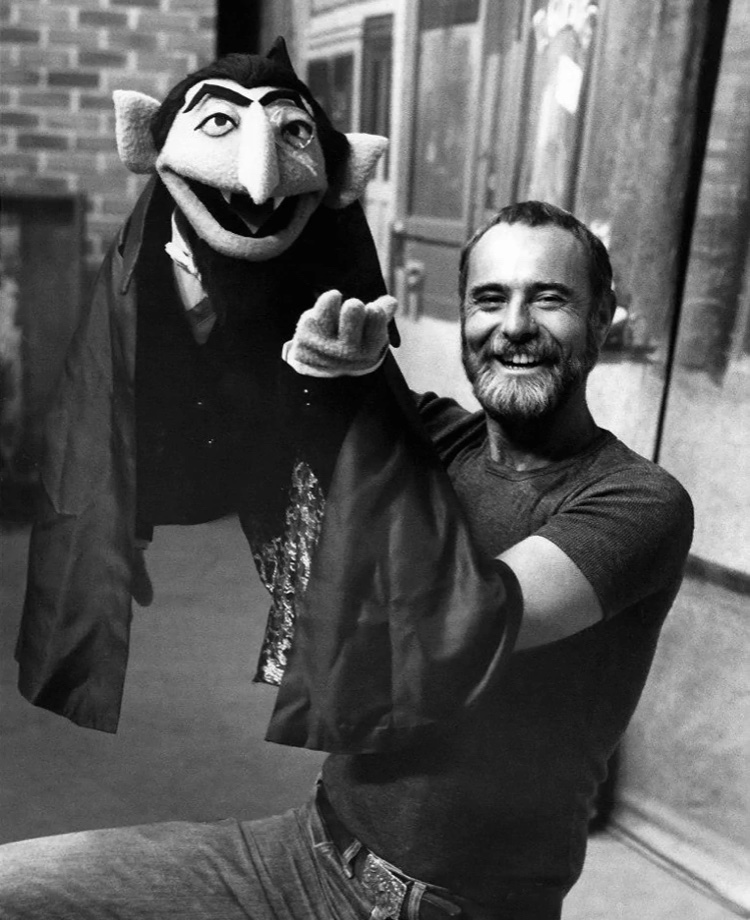 MissMuppy's tweet image. Today’s Muppet of the Day is Count von Count from Sesame Street. 💜 

muppet.fandom.com/wiki/Count_von…