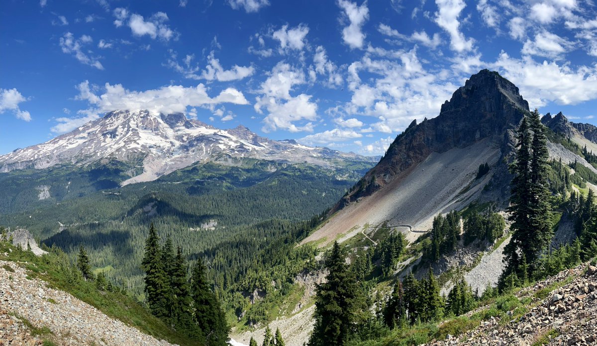 Kingu_G's tweet photo. Pinnacle Peak trail at Rainier https://t.co/qr79e6PgWp