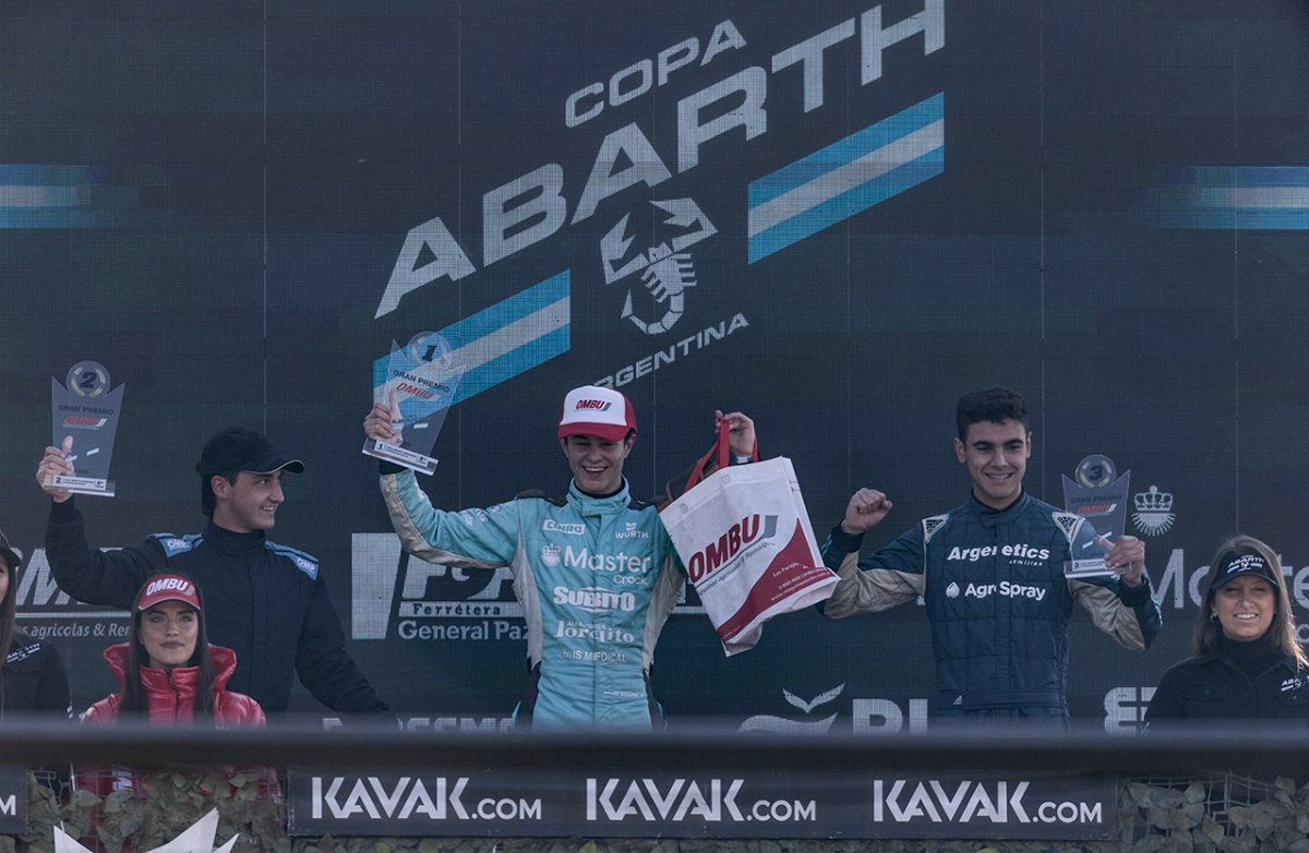 mundosportextra's tweet photo. #CopaAbarth Figgo Bessone: ''El Abarth es un auto que te enseña mucho''
El hijo de Ernesto Bessone analizó lo que fue su victoria en la Copa Abarth Argentina en el autódromo de San Nicolás.
https://t.co/8Cb5CcMCB7 https://t.co/PZMs5teHJu