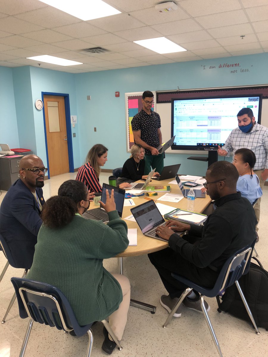 Its_Ms_Flawless's tweet image. A great day of collaboration @SolarSTEAMBoys as we navigate the Eureka Solar System together! #explorers  #mathematizing @ddthomas0878 @N_Bernardino @disdstemmath #mathrocks🤟🏽