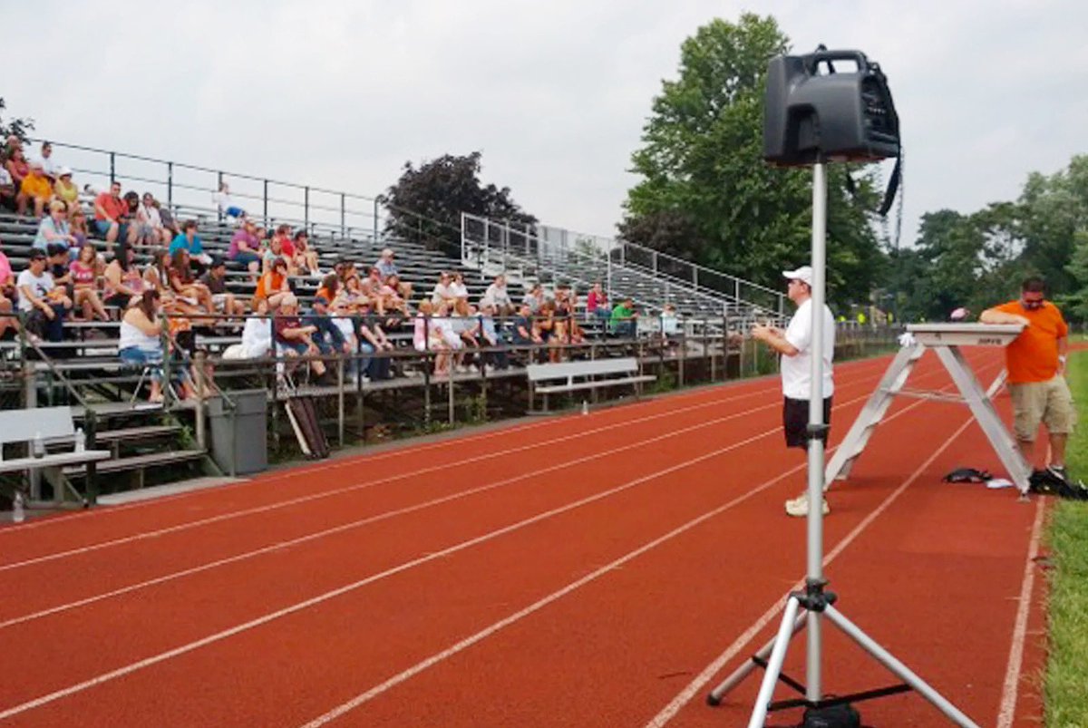 AnchorAudio's tweet photo. Go the distance with the Anchor Megavox! ๐โโ๏ธ๐โโ๏ธ#crosscountry #trackandfield #running #sports #anchor #megavox #portablepasystems #pasystem https://t.co/GO7V38UH5V