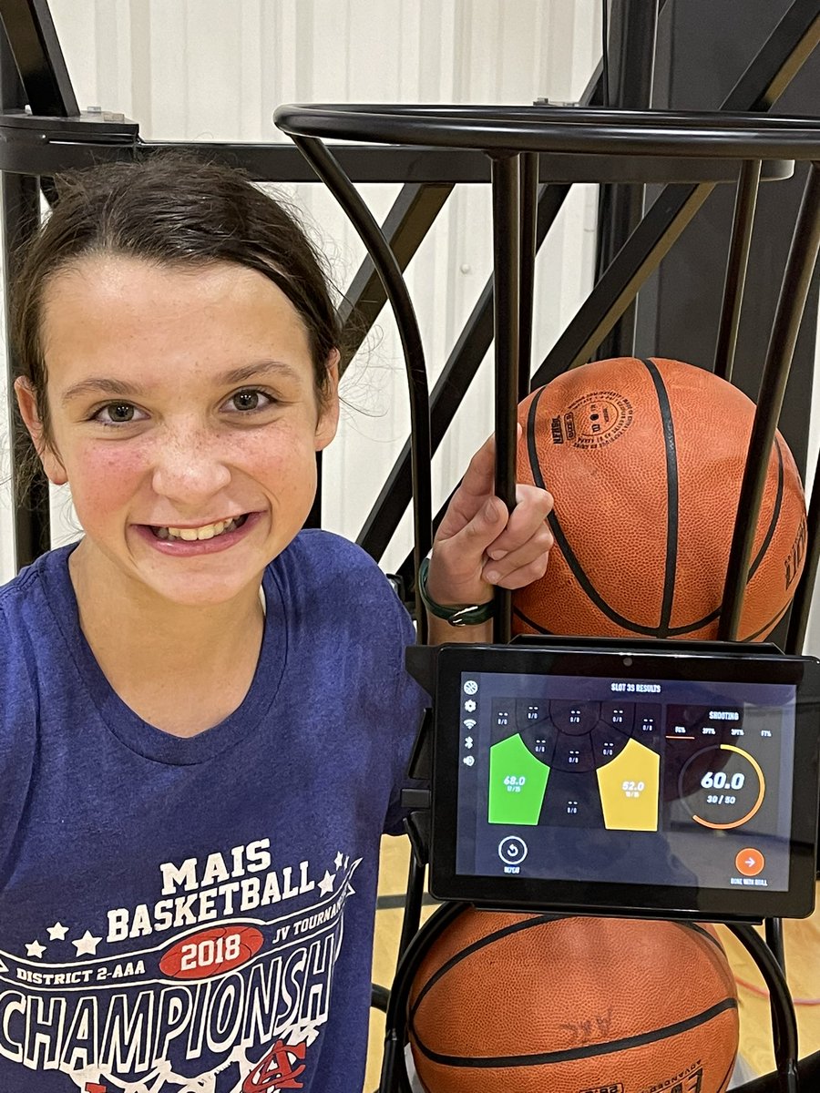 godfatherPrince's tweet photo. 7th grader 30-50 from the slots. 60% ain’t too bad for a little lady. The only way to be a great shooter is to get in the reps. @ChurchattheArc1 we get reps in Monday and Wednesdays. If you want reps on @drdishbball contact us #ArcWork https://t.co/f5xsSIC2jZ