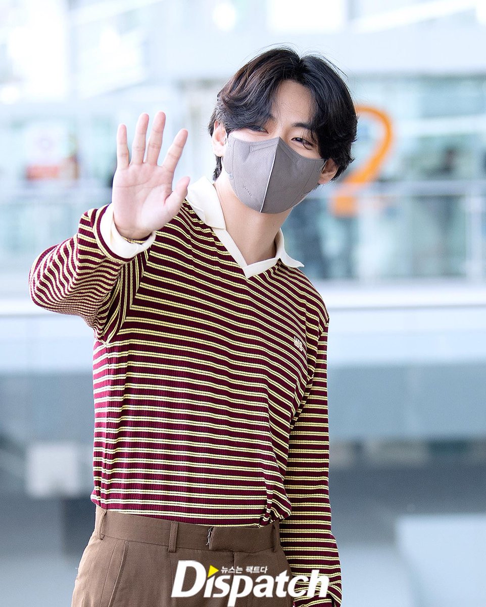 mingisnp's tweet photo. Have a save flight syg aku💜 https://t.co/h9dfXOM3wG