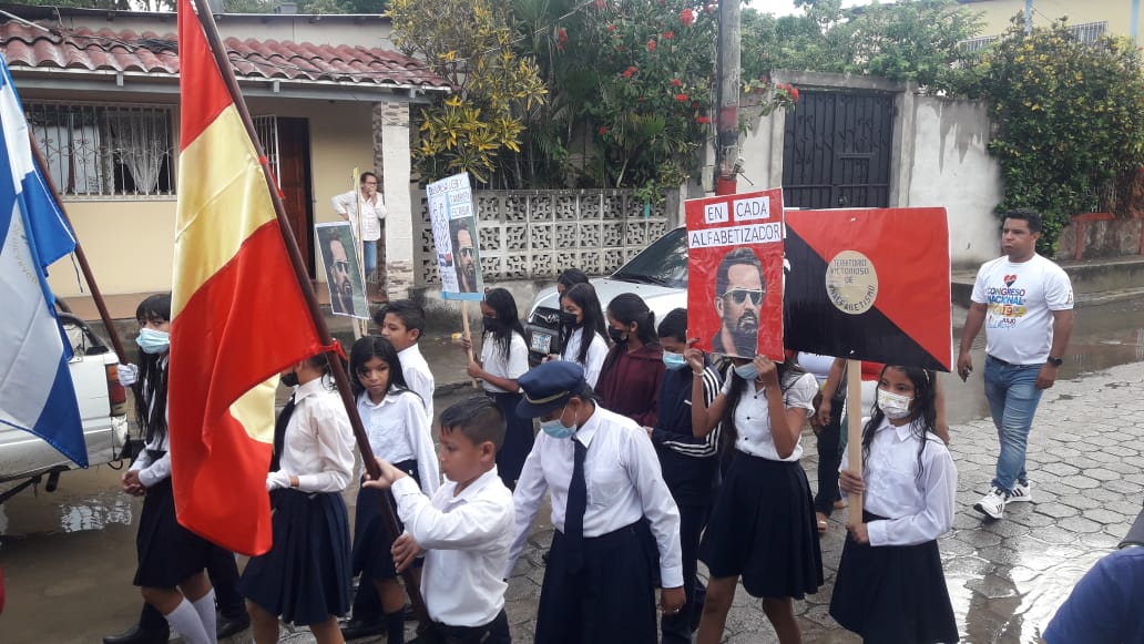 Caminata celebrando el 42 Aniversario del cierre de la Gran Cruzada Nacional de Alfabetización "Héroes y mártires por la liberación de Nicaragua".
<a href="/minednicaragua/">Ministerio de Educación Nicaragua</a> <a href="/minedocotal/">MINED Ocotal</a>
Juventud Fuerza de Victorias!
Construyendo la Oscurana en Claridad! 
Luz y Victorias Siempre Más Allá!