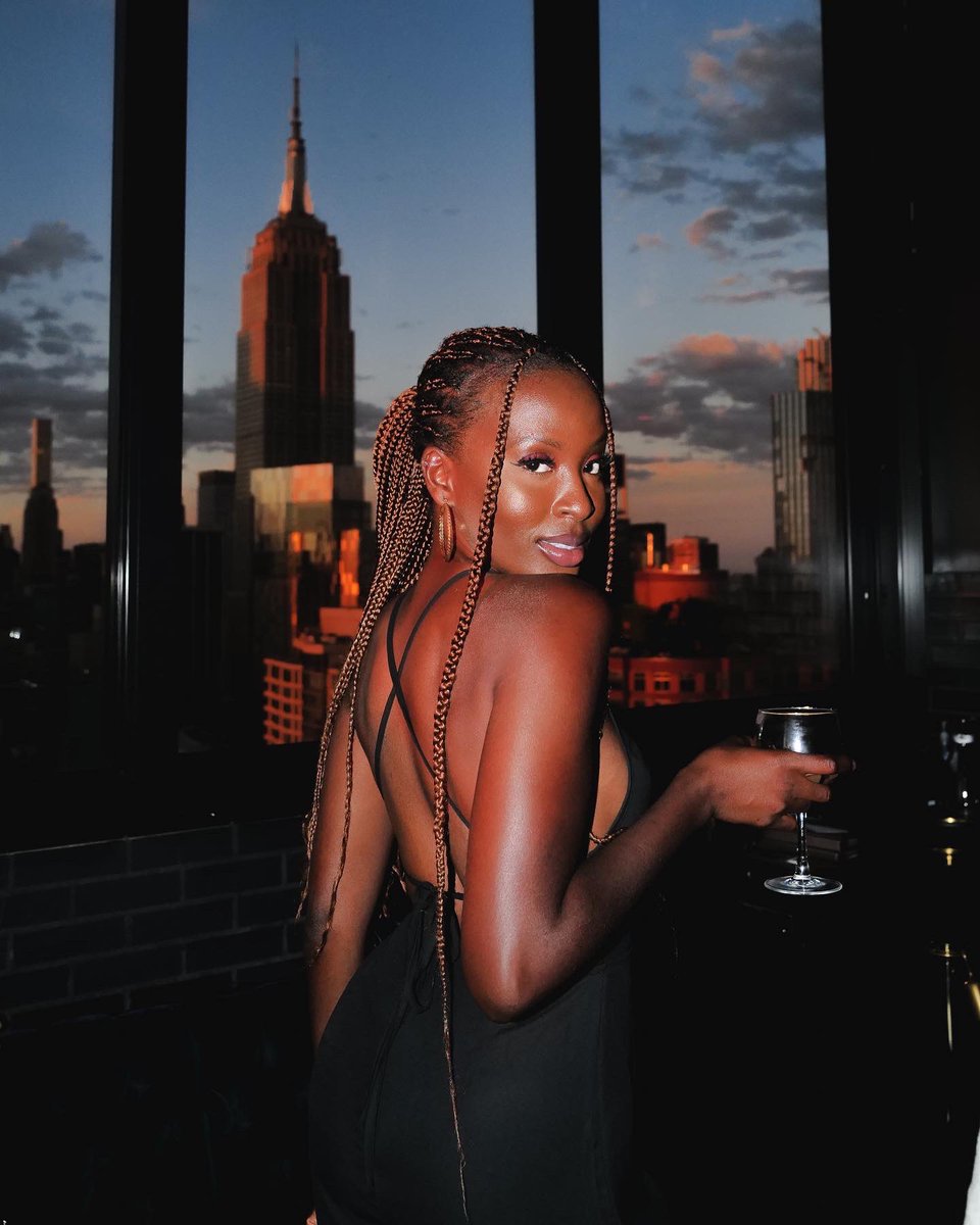 gullieapp's tweet photo. photos from our NYC launch event have dropped @ https://t.co/SvGTTbGSxv 💗😍💌 https://t.co/P7x8SgtN3J