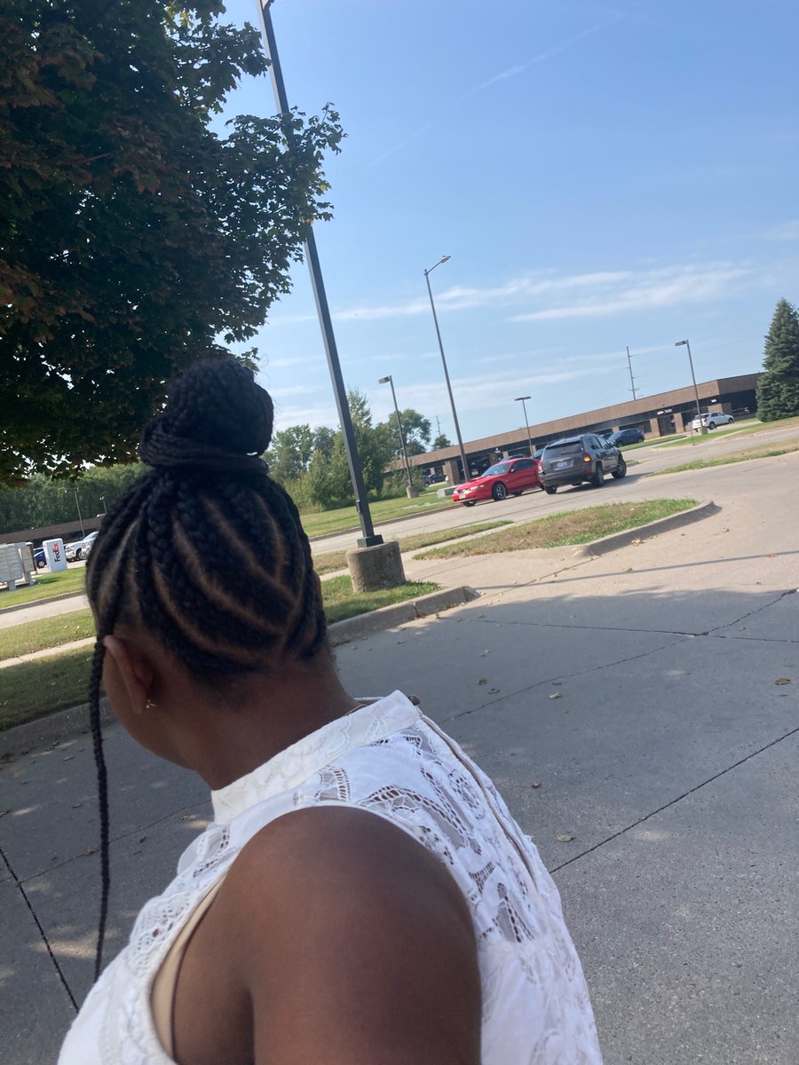ajalyonsroars's tweet photo. Unapologetically Black Academic in Braids and Lace

#cottagecore #blackcottagecore #softblackgirls #blackacademics #braids #updos #brownskinnedgirls #darkskinwomen #Melanin #MelaninQueen #MelaninDelights #preppyBlackgirls #professionalBlackwomen https://t.co/NKVLj93QaA