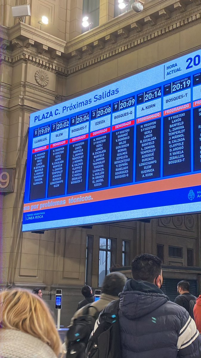 vickyalbeck's tweet photo. Déjennos vivir en paz 😭😭 #TrenRoca https://t.co/w1V7pqkVnU