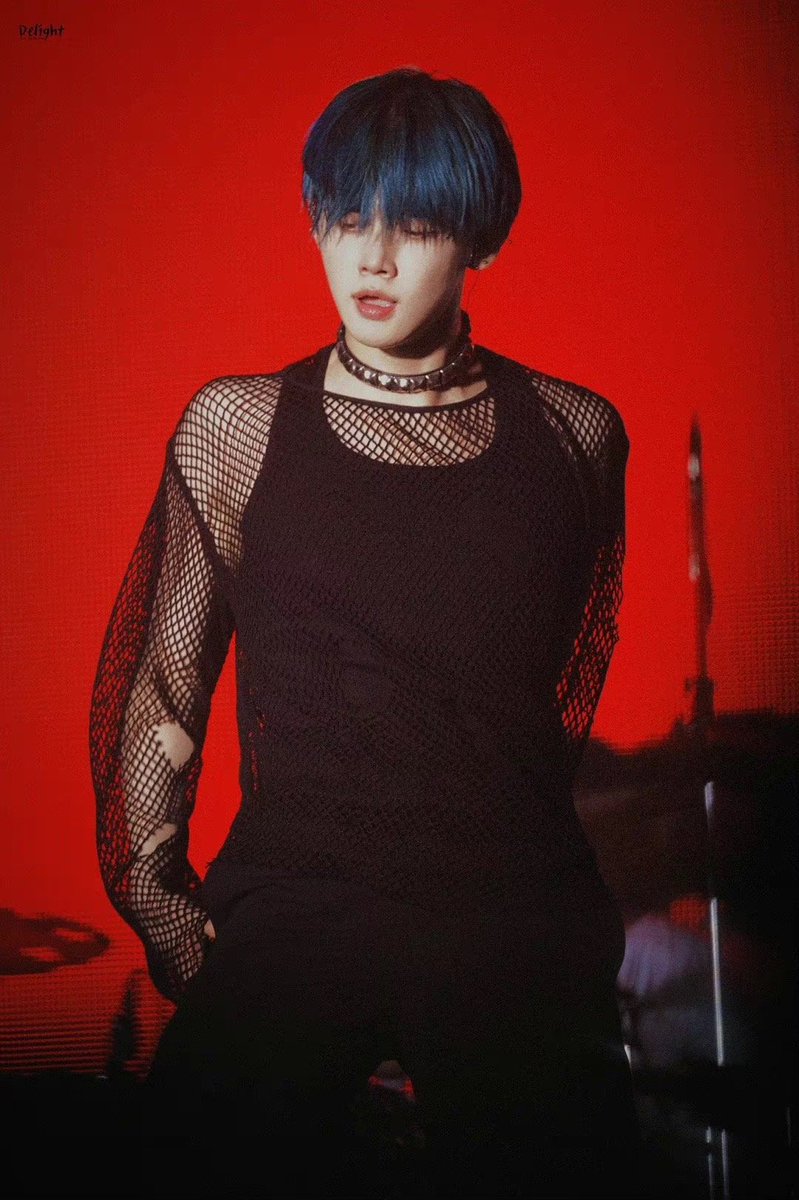 meowchieves's tweet photo. it’s always that damn red light https://t.co/LuUHYRYO4y