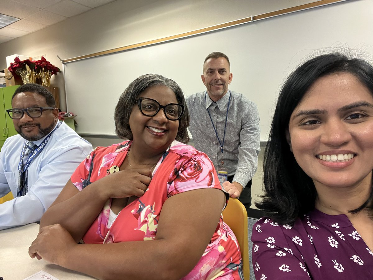 ItsSanaAleem's tweet photo. Admin talks through advisory. #safety #admintalks #reviewexpectations #iamkms @KilloughEagles @AliefISD @BertBilton @tperk1913 https://t.co/kUz6H58abo