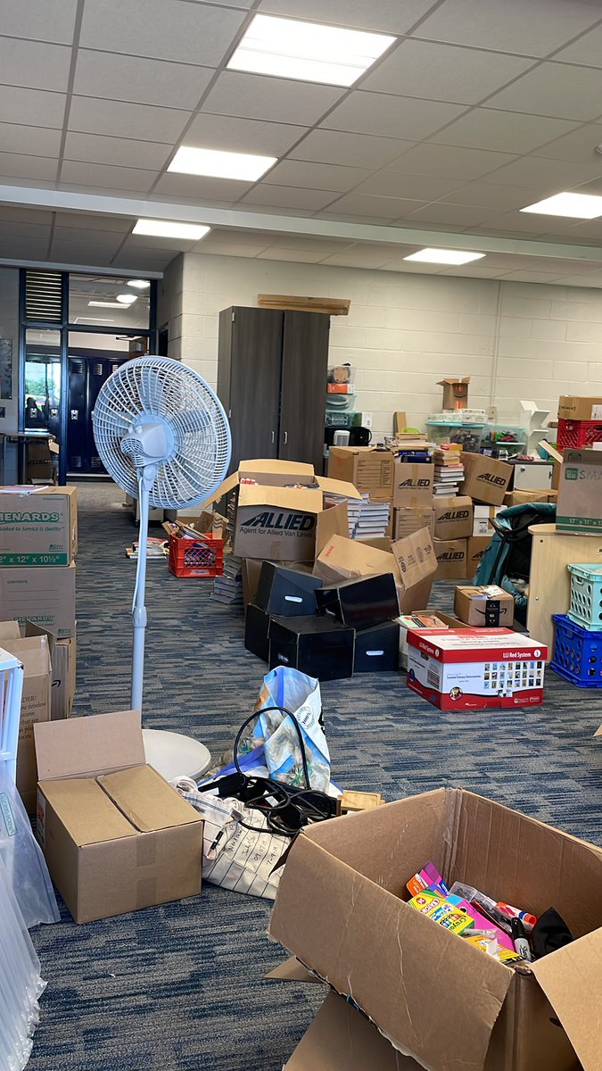 busymom_74's tweet photo. Classroom update - Iโve moved my stuff in plus I have all the stuff from othersโฆnow to tackle it! #teachertwitter #whocanhelp @BonHanson79 https://t.co/XTSqNpjxEt