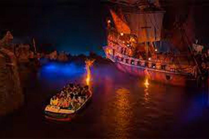 Disnerdette83's tweet photo. #DisneyLegend #ClaudeCoates designed the caverns in the #PiratesOfTheCaribbean to get smaller as you went along so the reveal of the Wicked Wench would be much bigger and impressive
#Disney #Disneyland #DisneyTrivia #DisneyFunFacts #DisneyTidbits #RandomDisney #DisneyHistory https://t.co/JDXb7qV7Hl