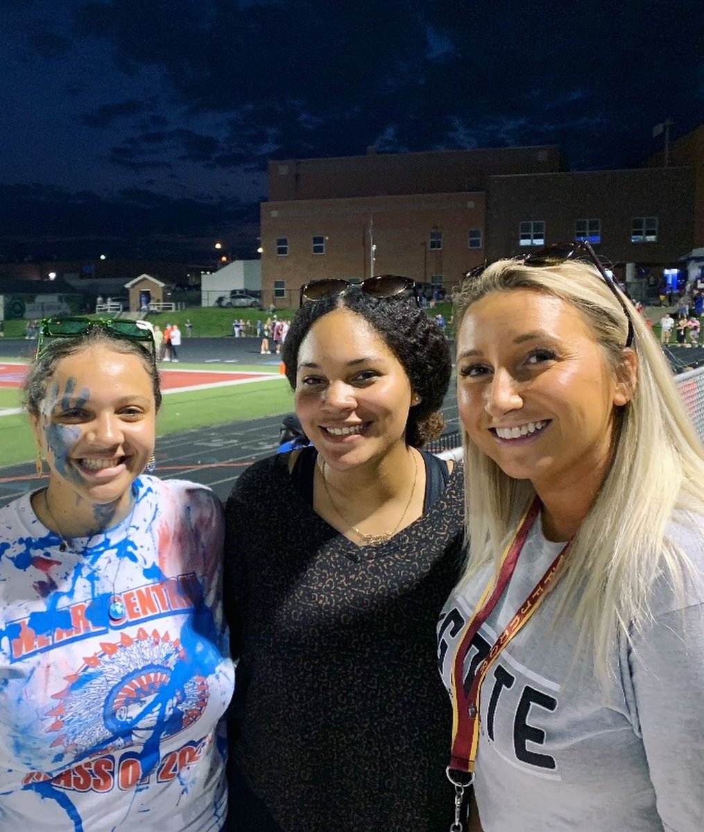 KentuckyBEA's tweet photo. Check your email for a back to school contest!  These teachers have already answered the call! https://t.co/hNszQWgixt