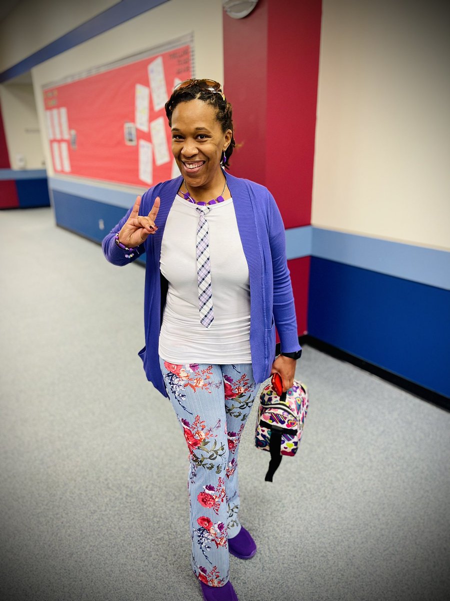 MrCdorsey's tweet photo. Catch the 🌊 #TieTuesday #TieTuesdaySpring @MeyerElementary #JoinTheMovement https://t.co/D8DjbZpAlF