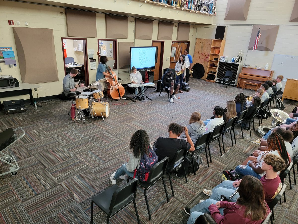 FultonBandMill's tweet photo. Enjoyed having some great jazz students at @FultonHigh today from @UTKSOM promoting the new #UTJazzWorkshop #FultonFamily @FHS_HealthSci @FulComMagnet https://t.co/8Fe6tuFG3V