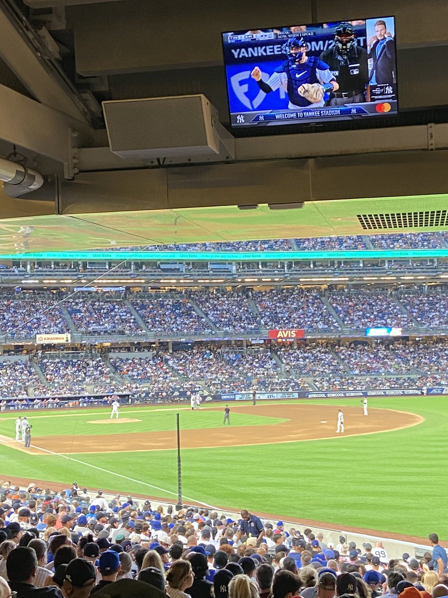 MsLadyt73's tweet photo. Honey I’m home #SubwaySeries #endals4lou 😍❤️. Why does my brother always pose like this 🤣🤣 @Basilmack1 https://t.co/4hNriqRSpB