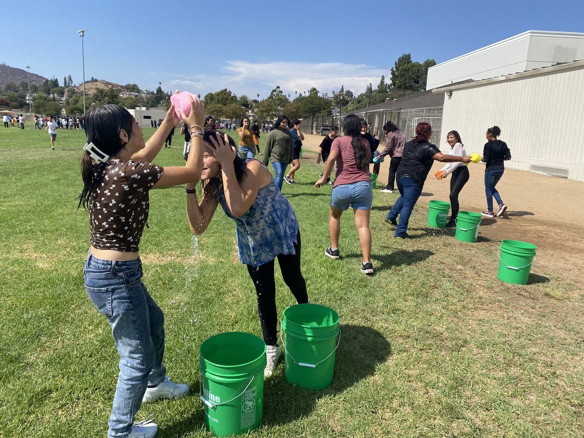 Field day fun the second week of school? You bet! 82% of students are already in process on iReady diagnostic on day 1 with an afternoon of fun to build relationships. #happykids <a href="/iReady/">i-Ready</a>