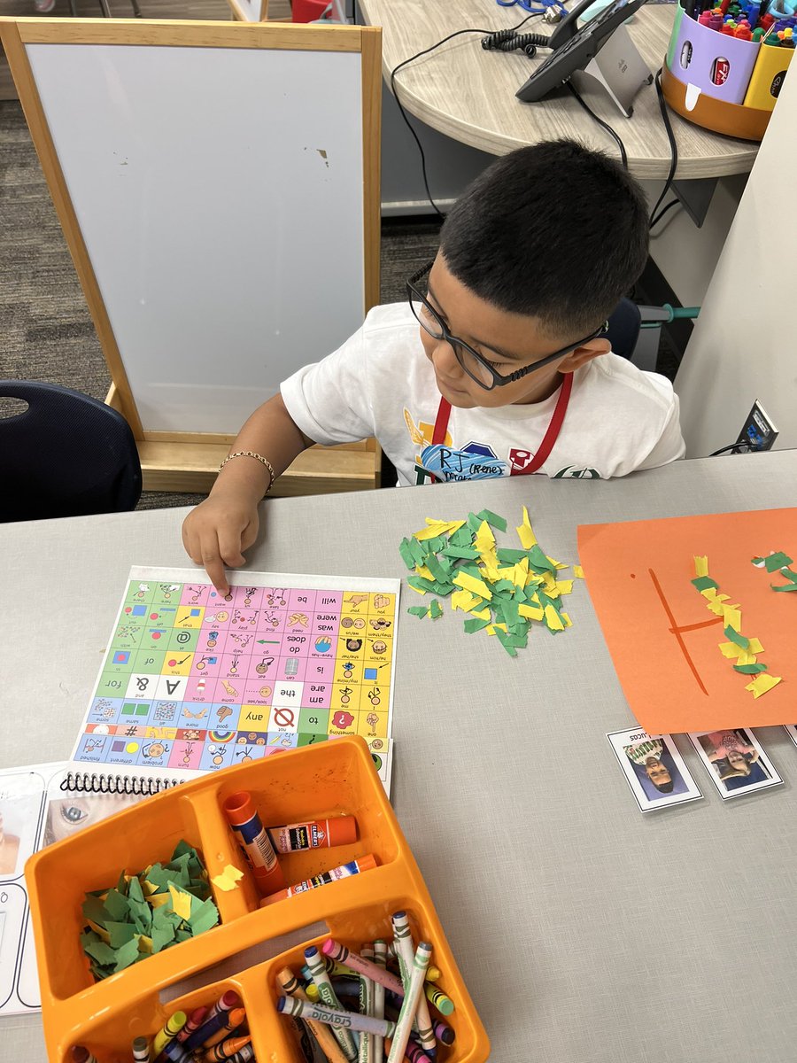 SLCwithmsP's tweet photo. So impressed with our friends on their second day of pre-k!!♥️ #mustangsLEAD @cyfairMillsap https://t.co/niyKYKuhfW