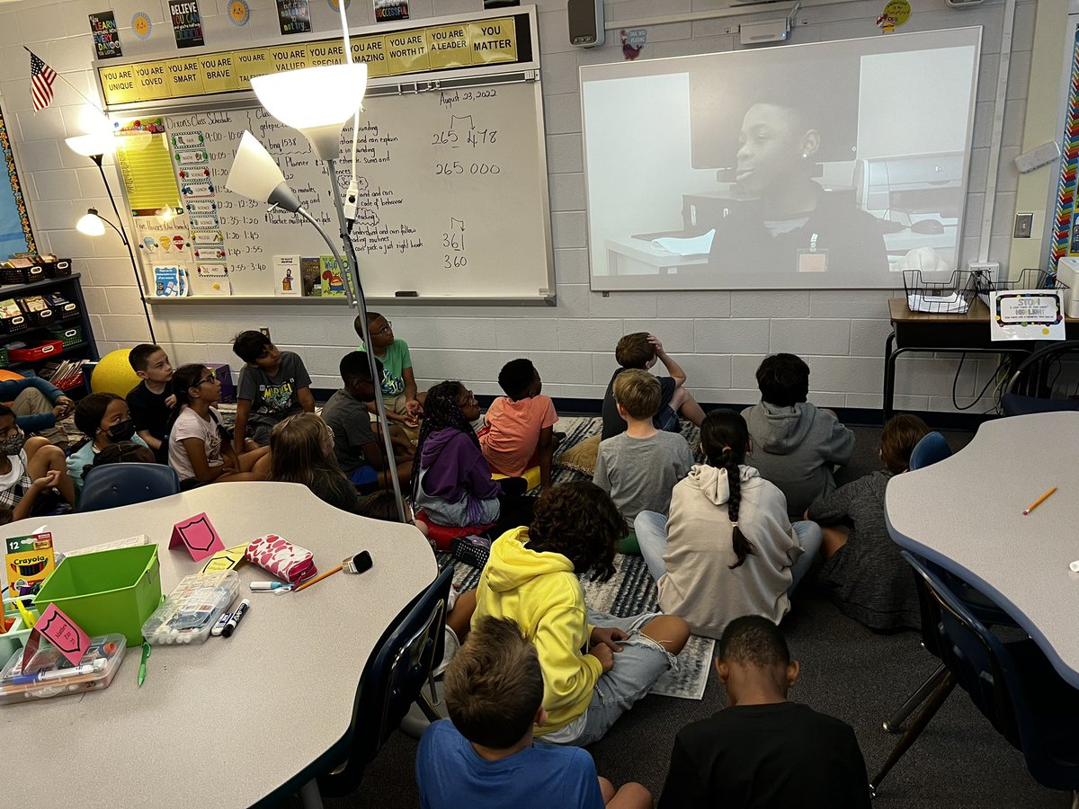 marlzdix's tweet photo. My children are attentively watching the #PWCS #CODEOFBEHAVIOR @WestridgePRIDE https://t.co/E7KCZFFpmO