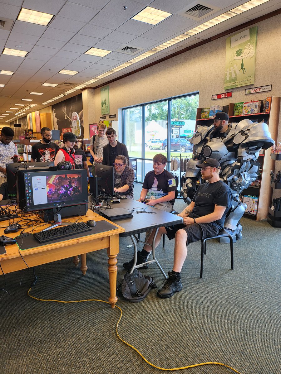 HolyCityEsports's tweet image. Setting up for #noblecon 2022 #Charleston #Esports