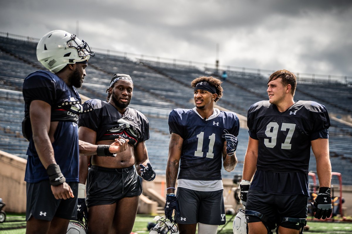 yalefootball's tweet photo. #Team149 https://t.co/0qM8Q1VJ4b