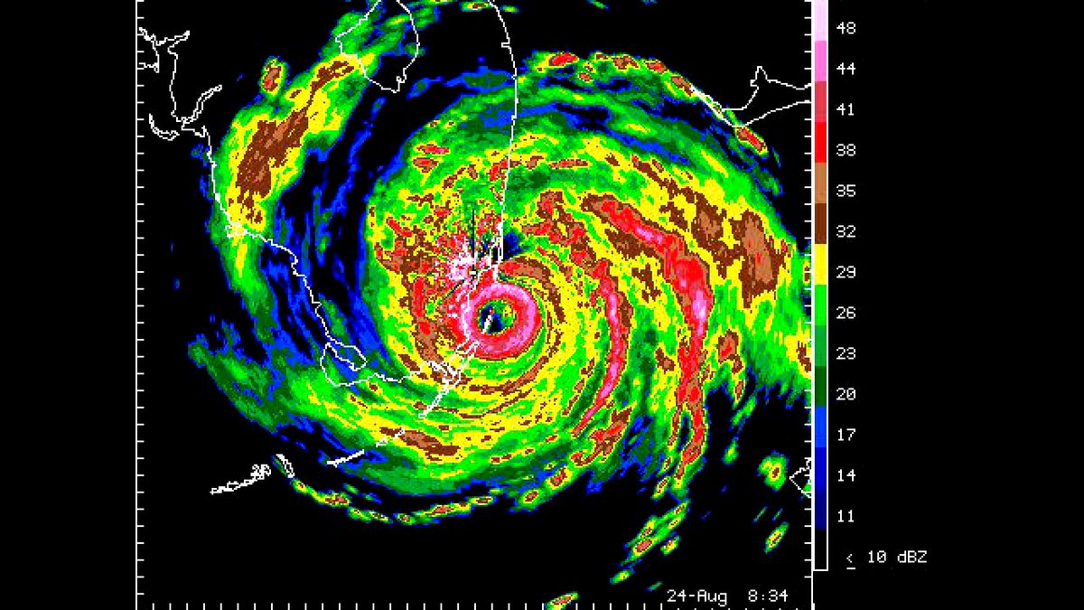 weathertrackus's tweet photo. On This Day, 30 Years Ago, Hurricane Andrew was on it’s approach to South Florida where it would make landfall just south of Miami, FL at around 5am, Aug 24.

These are probably one of the most memorable images taken of this devastating feat of nature.

#flwx #wxhistory #weather https://t.co/4gHbyWICfZ