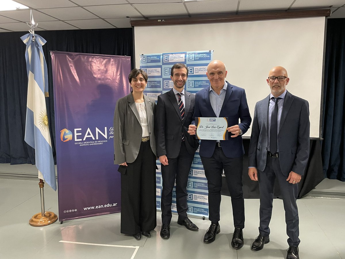 jlespert's tweet photo. Hoy presenté “Perspectivas políticas y económicas en Argentina, cómo salir de la crisis" en en el marco del IV Encuentro Internacional EAN #EI2022. Gracias @ean_argentina y @GuidoVignoli por el espacio, y a todos por participar 🗣💪🏻 https://t.co/bkKjXJ32ce
